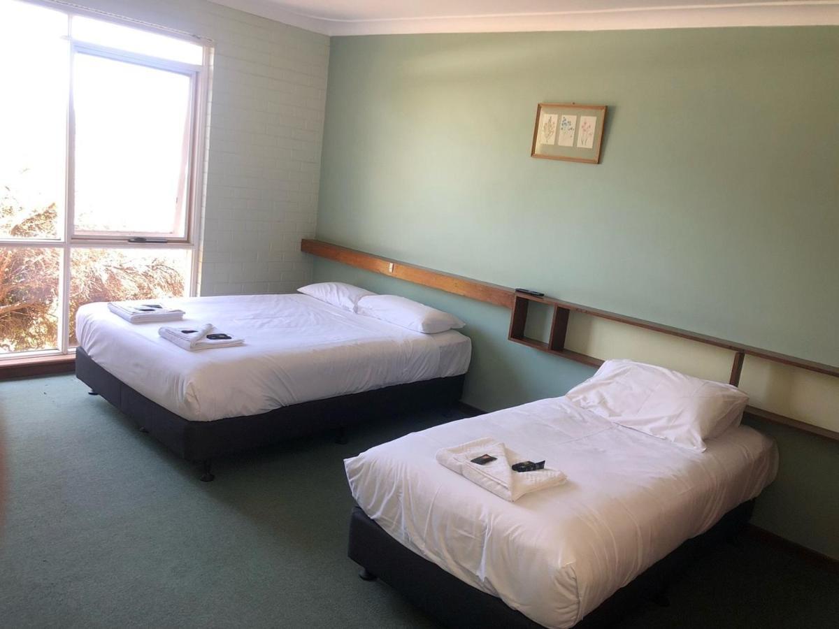 Walpole Hotel Motel 외부 사진